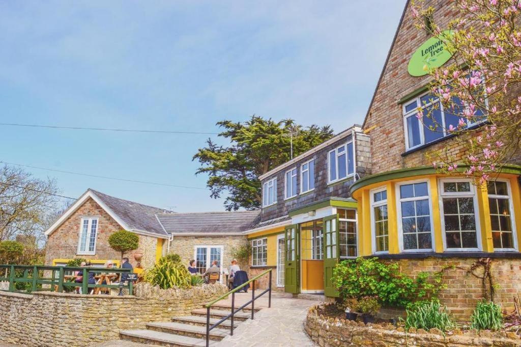 Lemon Tree Rooms - Newly Refurbished Coastal Stay Swyre Exterior photo
