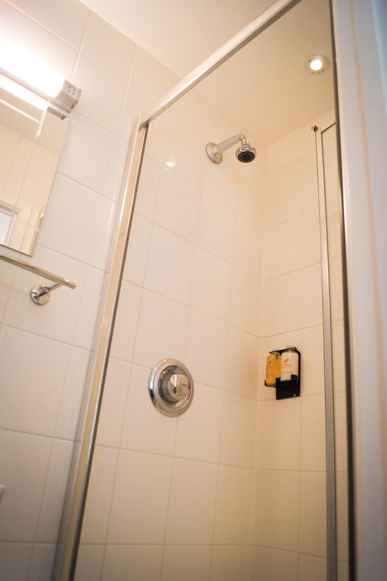 Lemon Tree Rooms - Newly Refurbished Coastal Stay Swyre Exterior photo