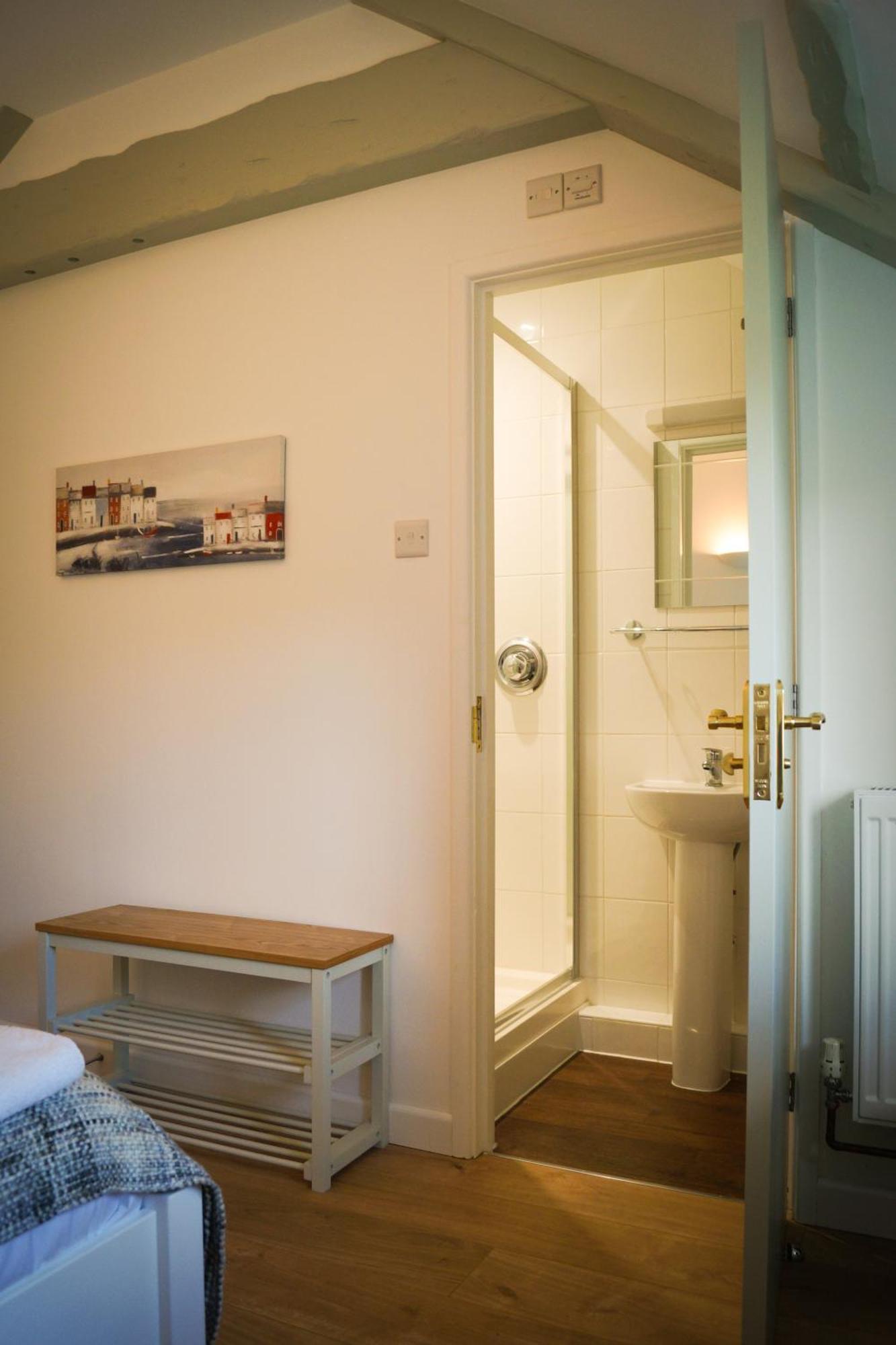 Lemon Tree Rooms - Newly Refurbished Coastal Stay Swyre Exterior photo