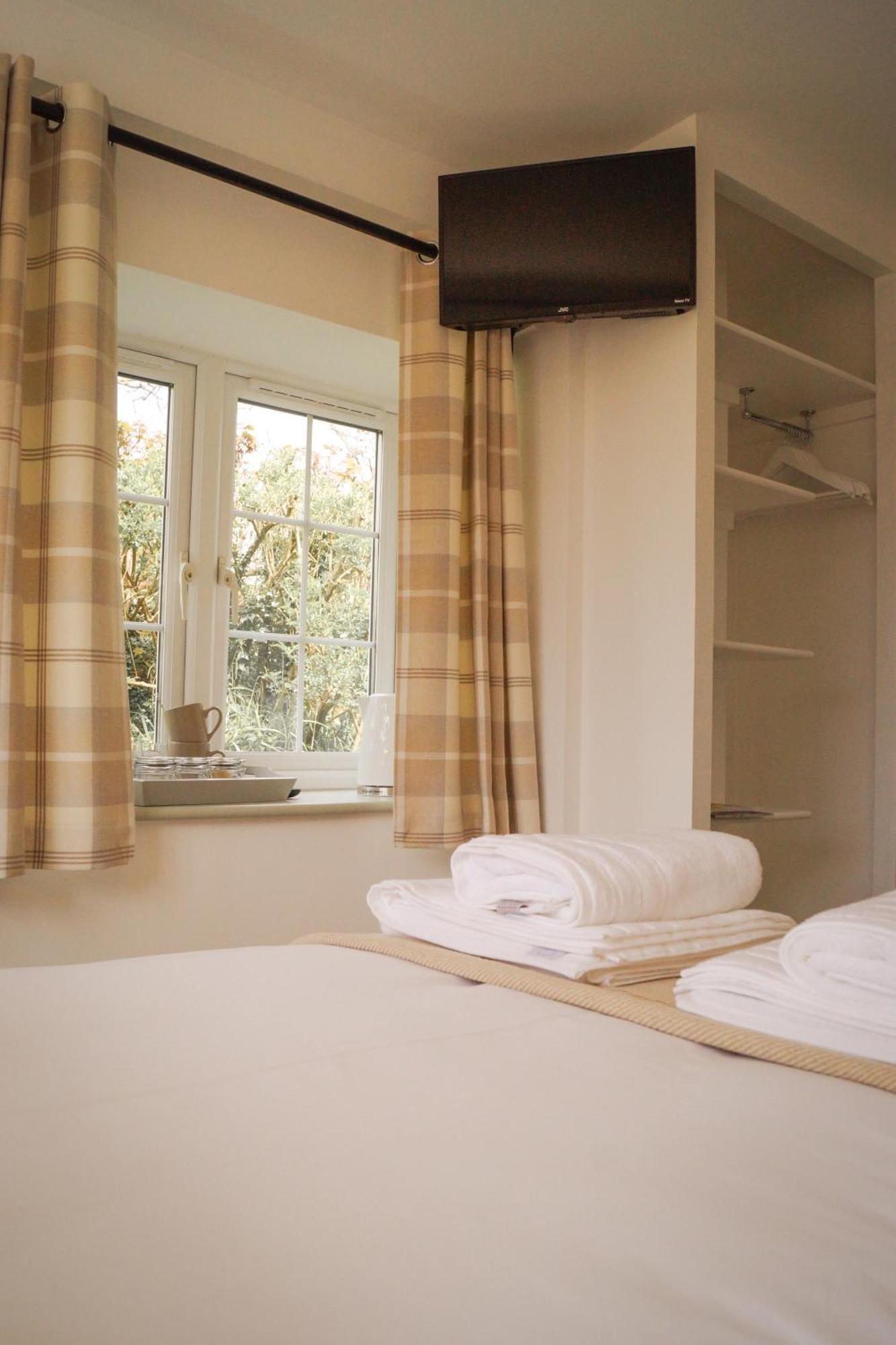 Lemon Tree Rooms - Newly Refurbished Coastal Stay Swyre Exterior photo