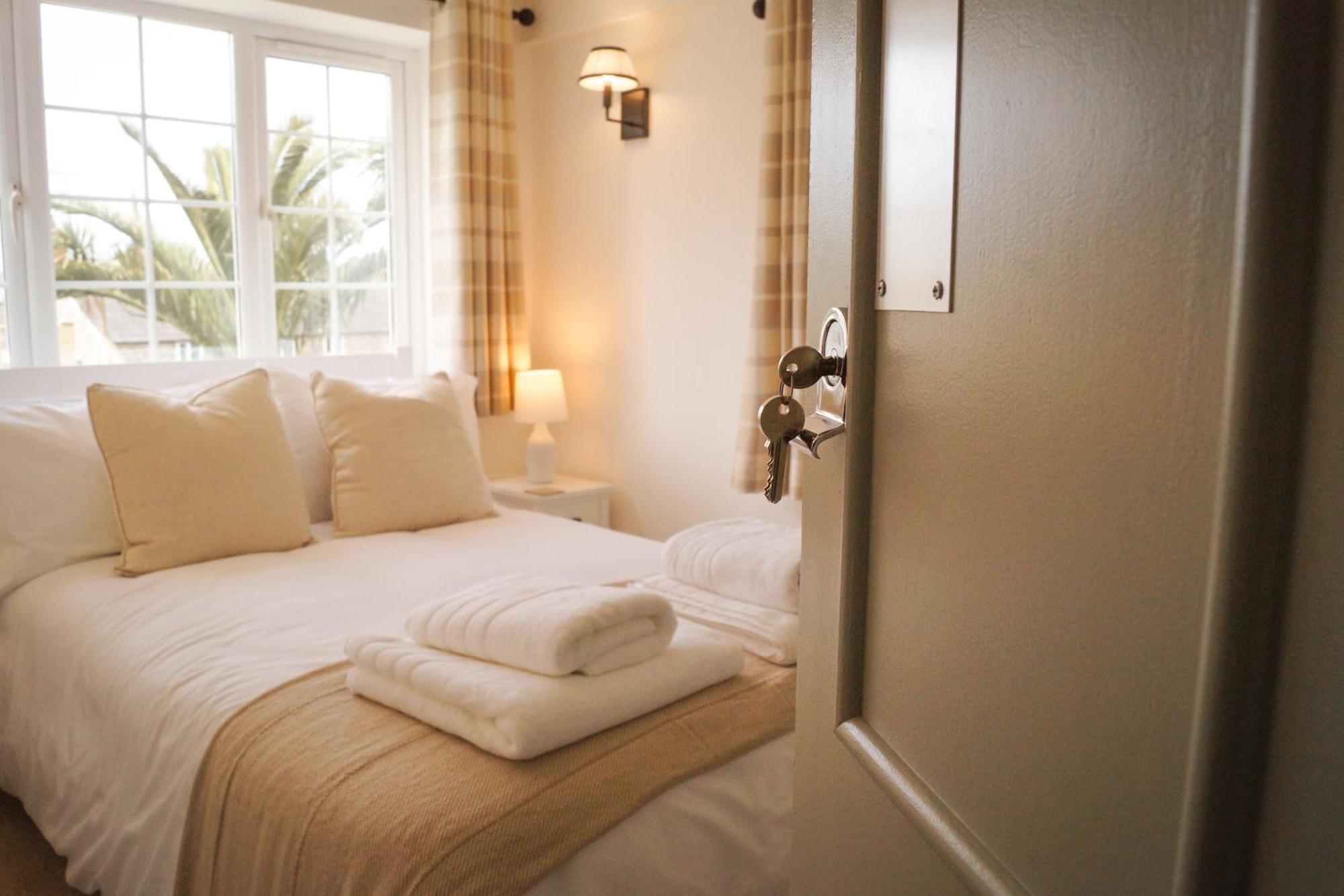 Lemon Tree Rooms - Newly Refurbished Coastal Stay Swyre Exterior photo