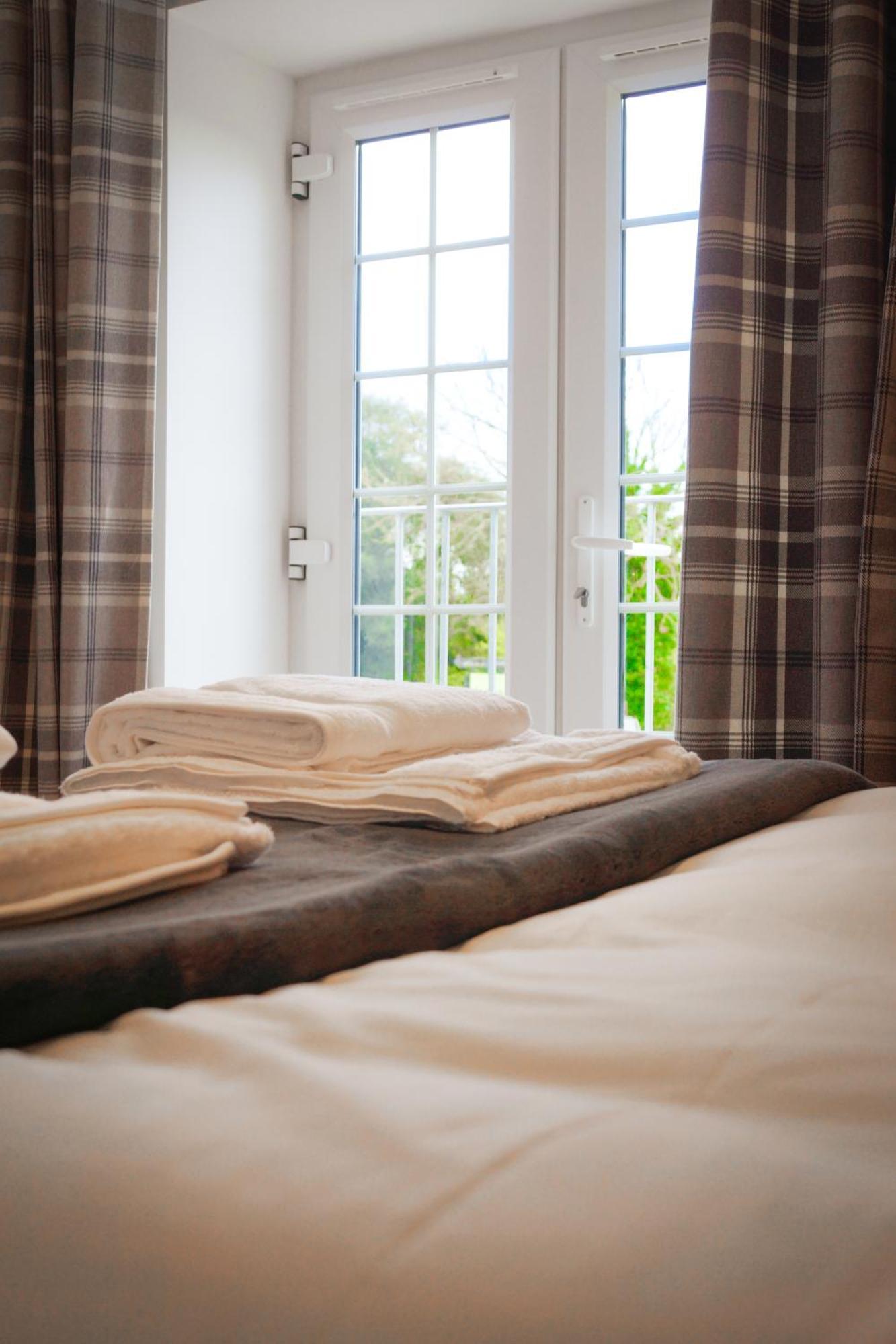 Lemon Tree Rooms - Newly Refurbished Coastal Stay Swyre Exterior photo